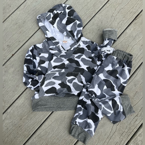 Toddler gray camo hoodie sweatshirt sweatpants set 2 piece size 80/ 12-18 months - Picture 2 of 11